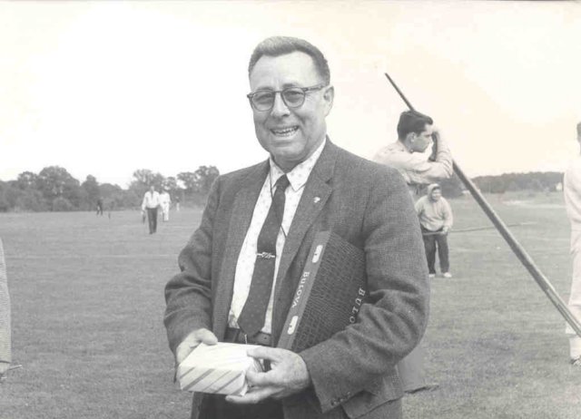 trackcoachpaulhartpencegogogo.jpg